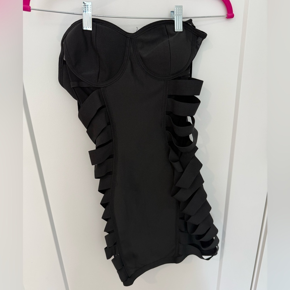 Domino Mini Dress in Black superdown - Picture 6 of 9